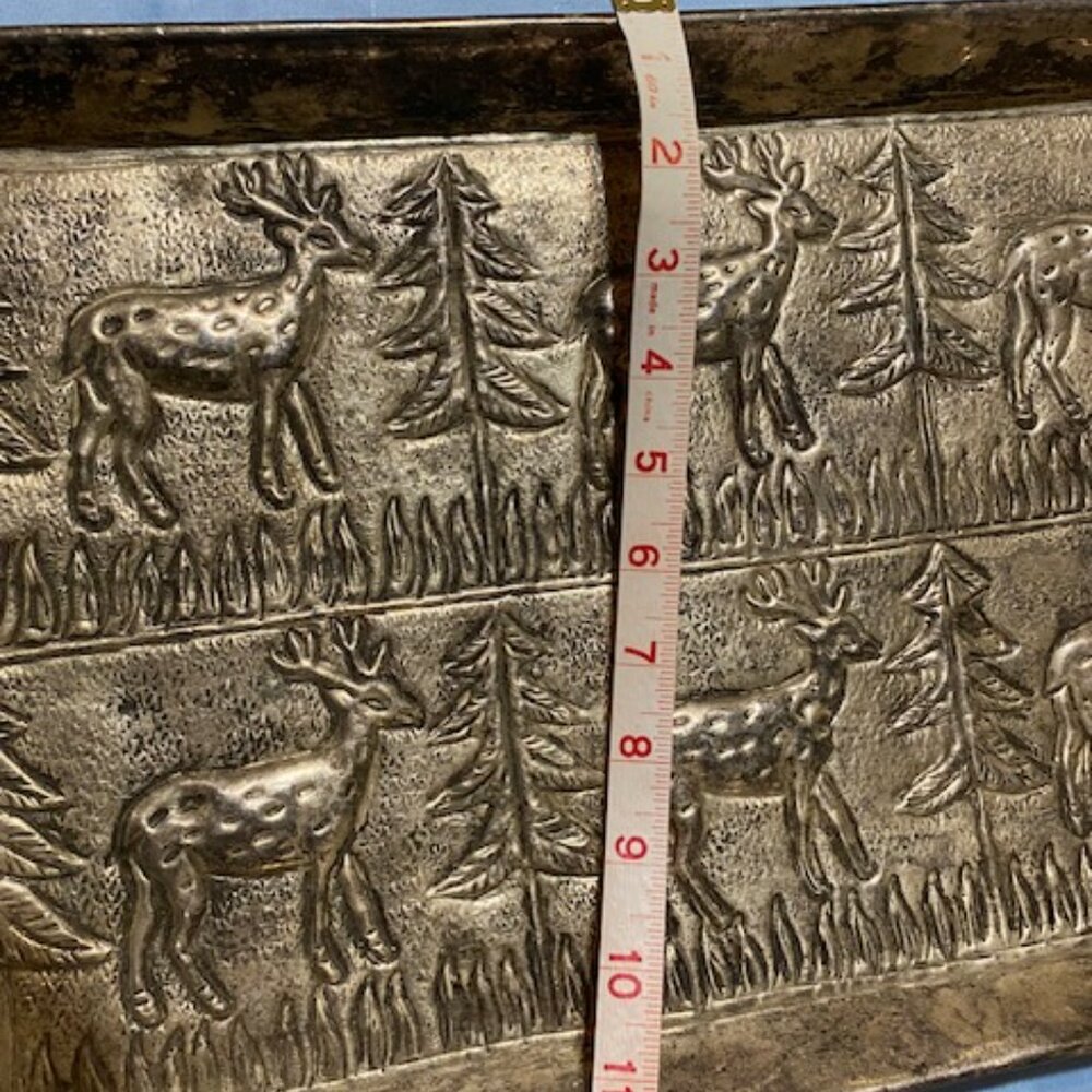 Vintage-style Silver Plate Tray Deer & Evergreen Trees Embossed Repousse - Picture 6 of 8
